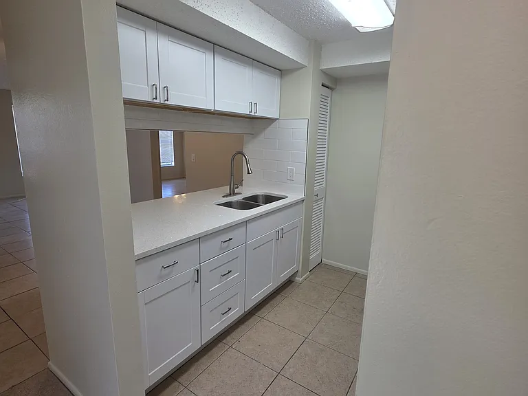 145 Pinellas Way N #6 — Photo 4