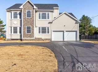 58 Fiat Ave, Iselin, NJ 08830