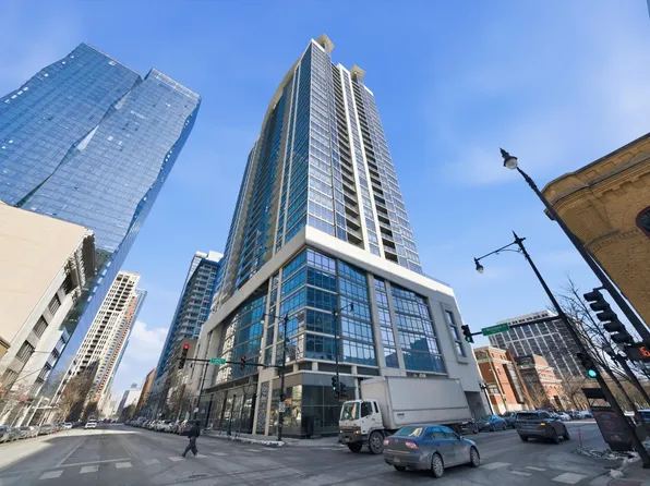 100 E 14th St APT 1401, Chicago, IL 60605