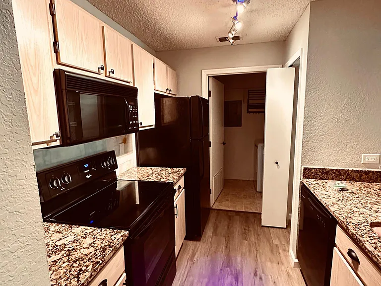 3705 SW 27th St #226 — Photo 5