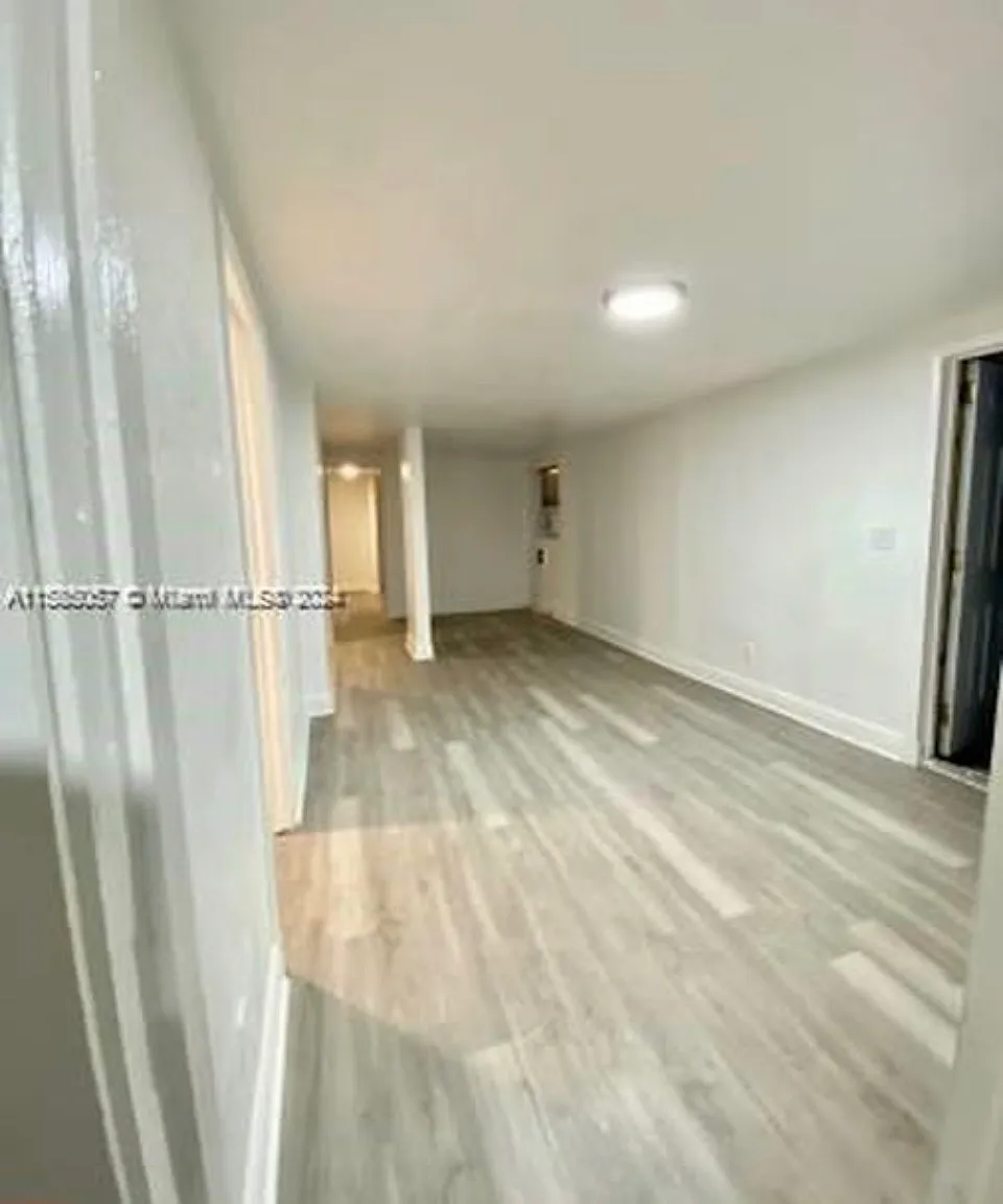 2 bed, 800 sqft, $1,500 — Photo 3