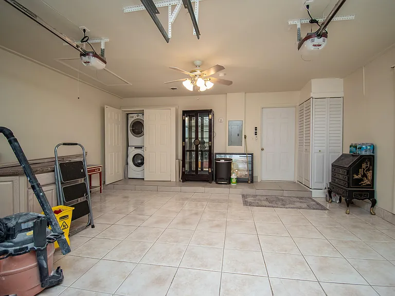 9708 Erica Ct — Photo 39