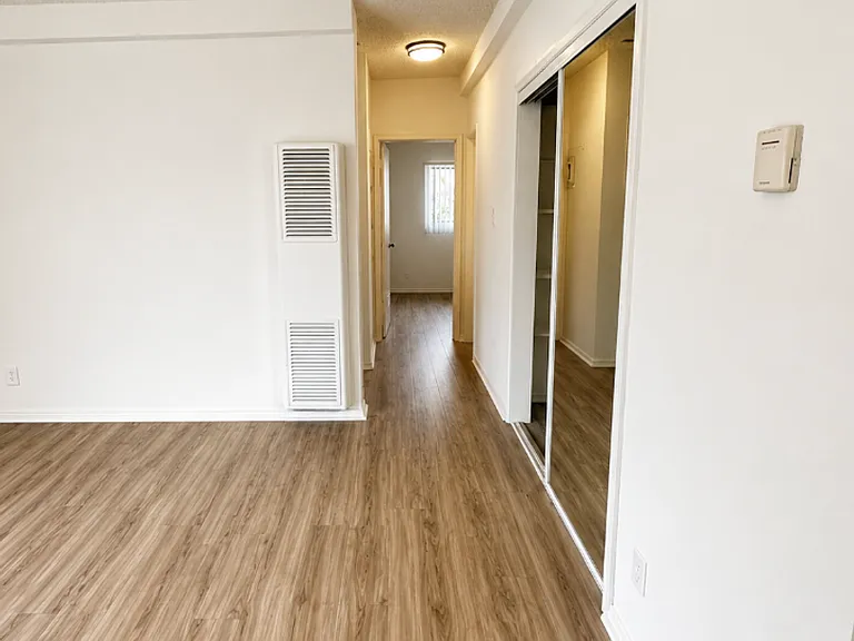 1156 Alameda Ave — Photo 5