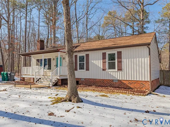 107 Five Oaks Ln, Ashland, VA 23005