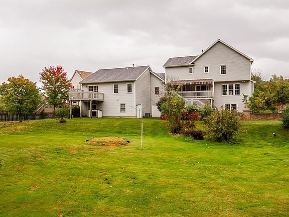 3rd image of 52 Barkwood Ln