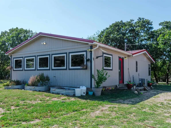 185 Blackjack Rd, Toronto, KS 66777