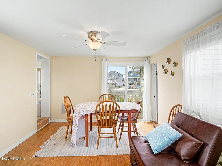 1022 S Green St — Photo 13