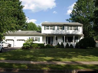 41 Sweet Briar Dr, Clark, NJ 07066