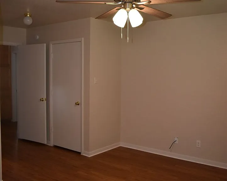 837 Lakeview Dr — Photo 15