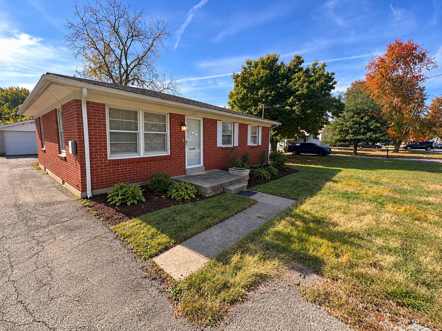 3 bed, 925 sqft, $1,450 — Photo 1