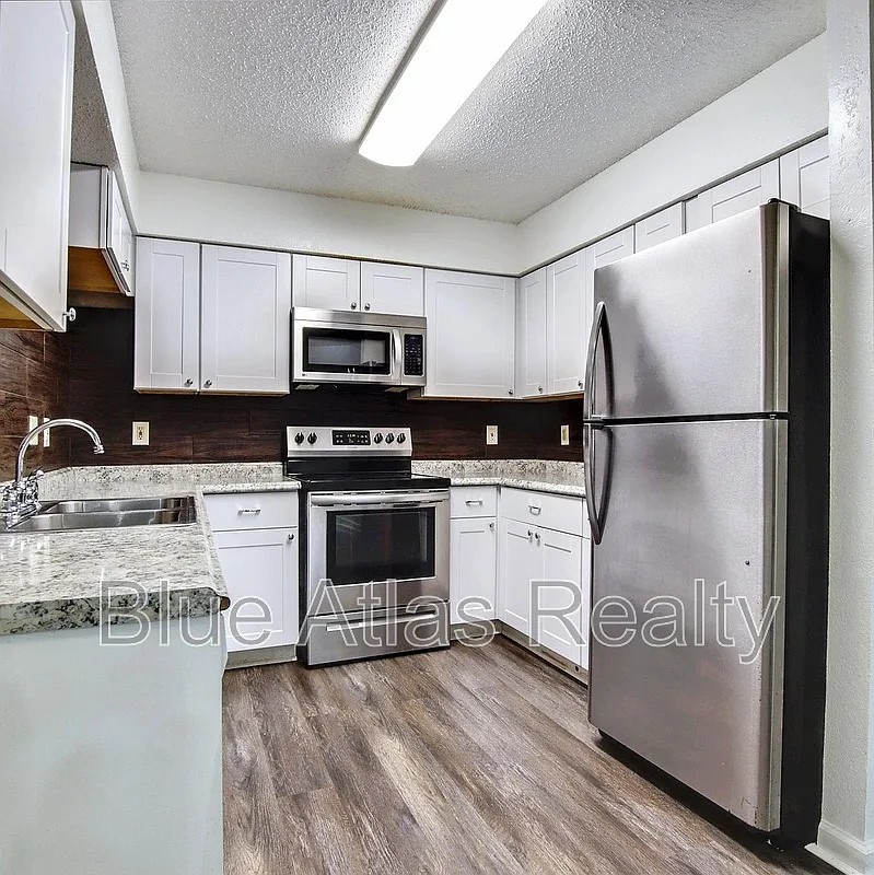 2 bed, 2.0 bath, 1050 sqft, $1,450 — Photo 3