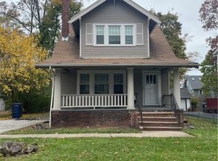 3185 Sycamore Rd, Cleveland Heights, OH 44118