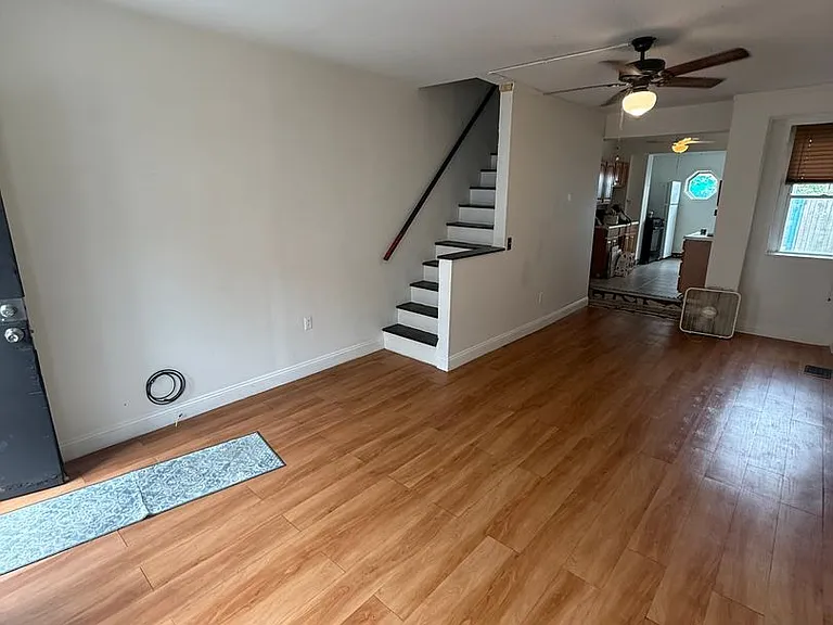 824 Winton St — Photo 8