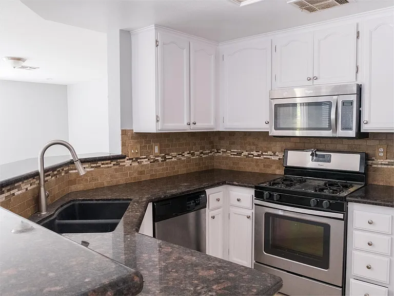39748 Gorham Ln — Photo 6