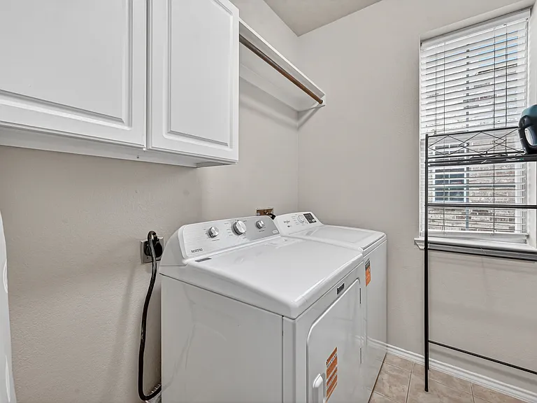 154 Castleridge Dr #B — Photo 24
