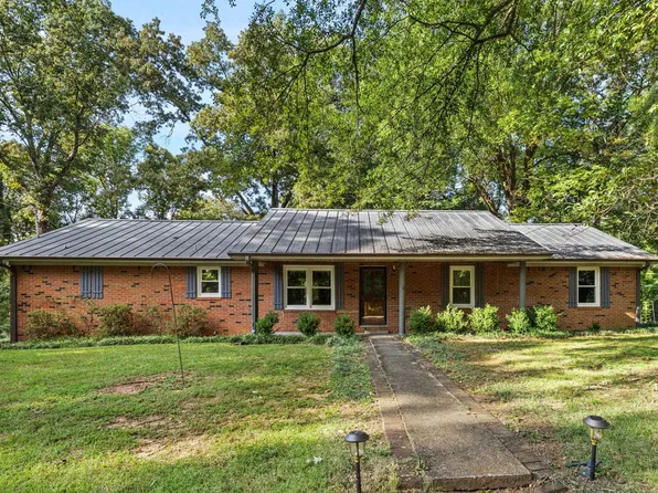 1085 Tennessee Ave, Tuscumbia, AL 35674