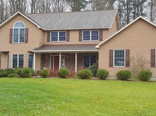 412 Hourglass Ln, Baldwinsville, NY 13027