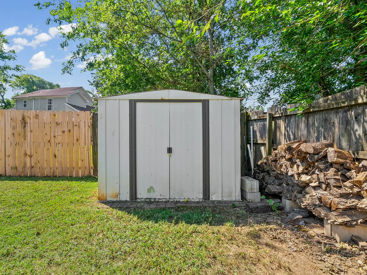 3 bed, 1180 sqft, $1,700 — Photo 3