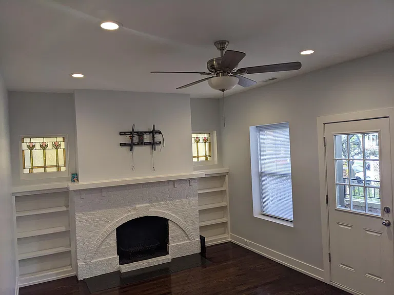 1911 W Estes Ave #1 — Photo 4