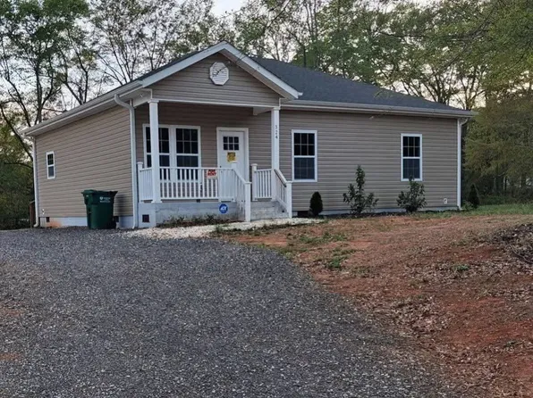 324 Great Oak Dr, Cowpens, SC 29330