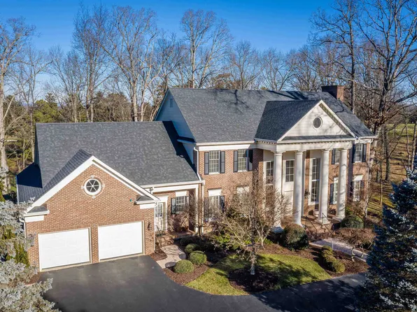 221 Fairway Dr, Harrisonburg, VA 22802