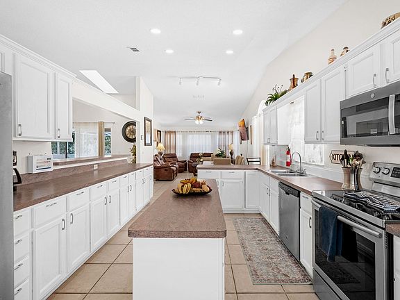 4th image of 2894 Picadilly Cir