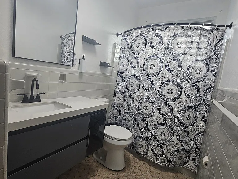 55 Calle Cervantes 3b3/1 Bay — Photo 7