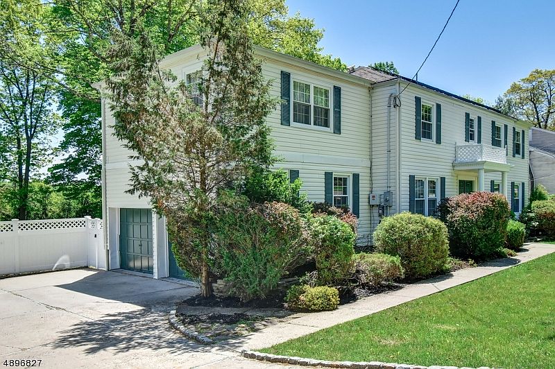 1st image of 43 Underwood Dr