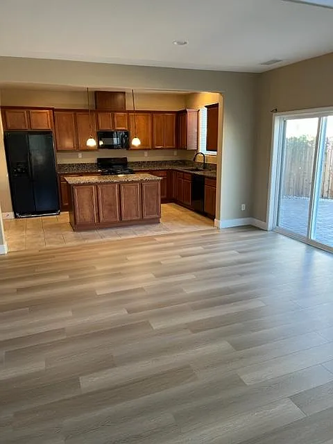 3 bed, 2.5 bath, 1745 sqft, $2,500 — Photo 3