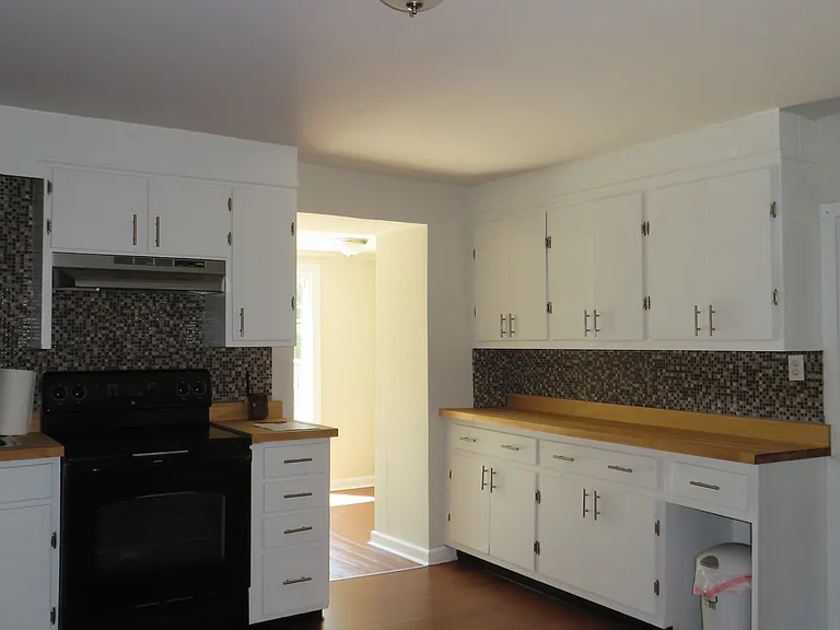 1008 Reading Ave — Photo 8