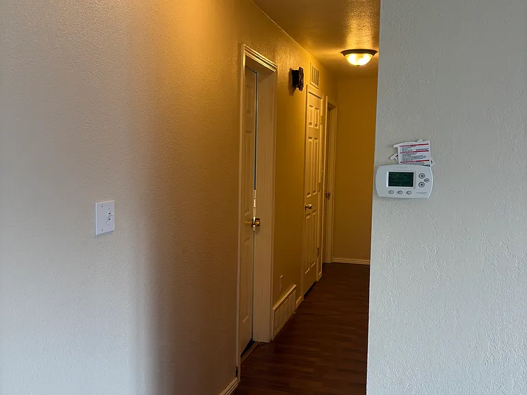 1415 Hollins Ave — Photo 27