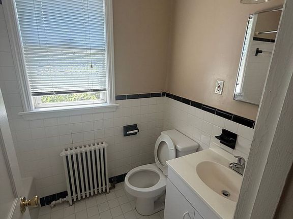 5th image of 604 12th St NE APT 7