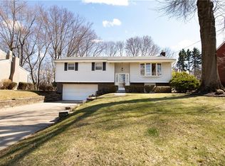 5717 Scenic View Dr, Bethel Park, PA