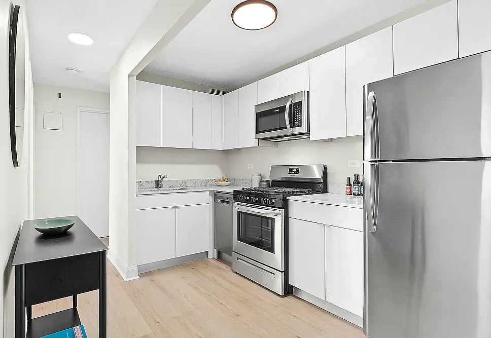 1990 Lexington Avenue — Photo 3