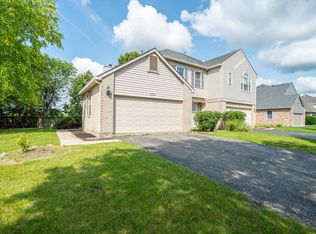 255 Paddington Ln, Bolingbrook, IL 60440