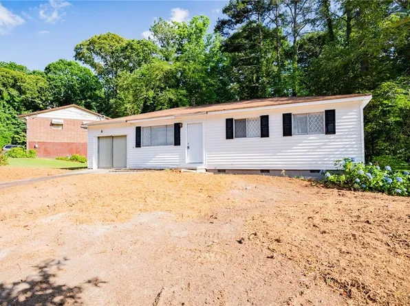 5977 Heatherwood Ln, Riverdale, GA 30296