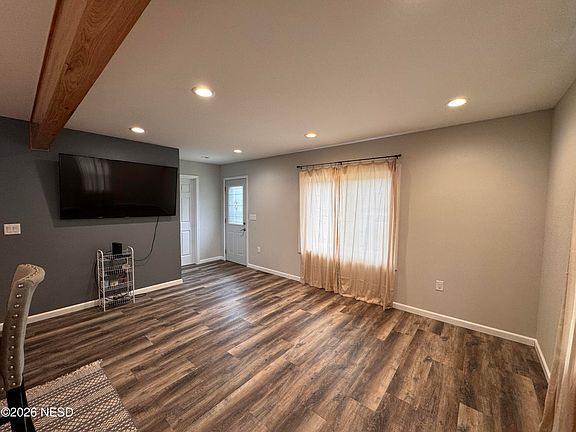 3rd image of 421 8th St SE