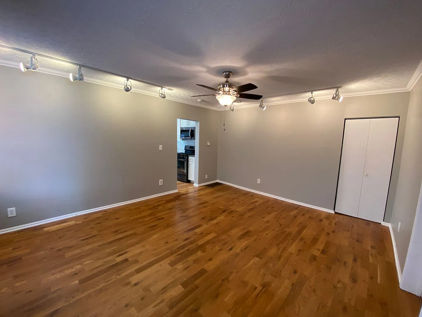 Summit St 814-816 MLR — Photo 3