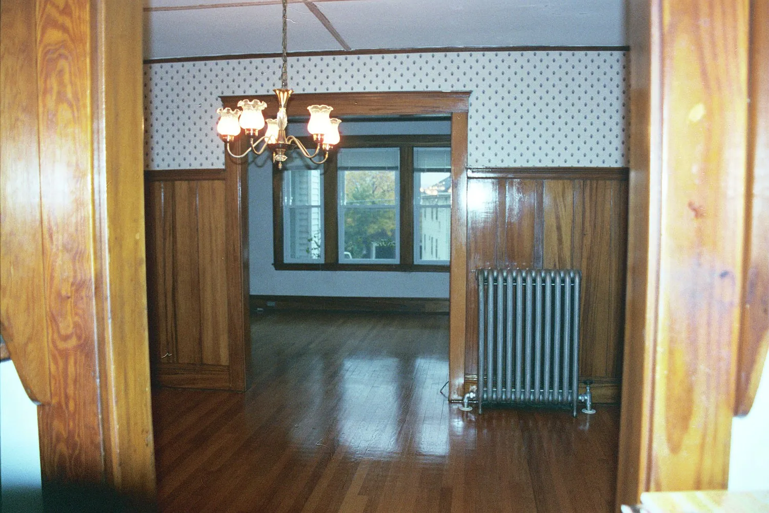 3 bed, 1300 sqft, $3,000 — Photo 2