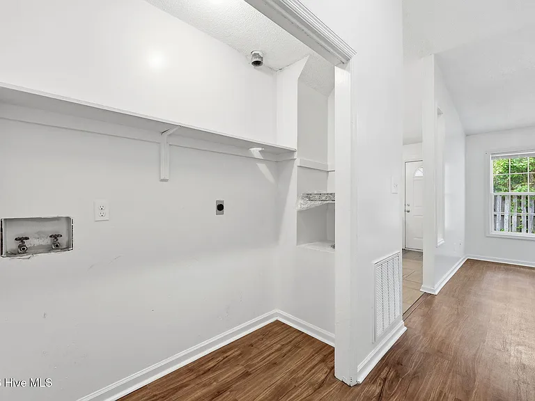 774 Pinewood Dr — Photo 18