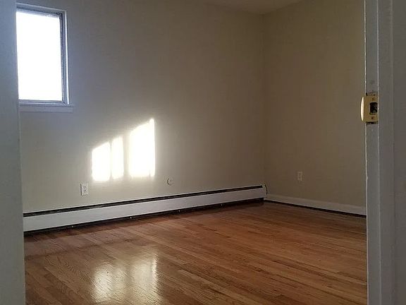 3rd image of 93 Mount Vernon Ave #6C