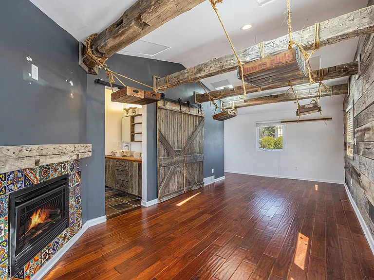 10401 Degrand Dr — Photo 42