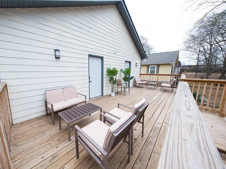 245 Miller Reed Ave SE — Photo 3