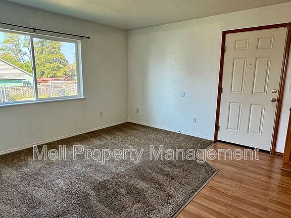 4th image of 642 1/2 Dearborn Ave