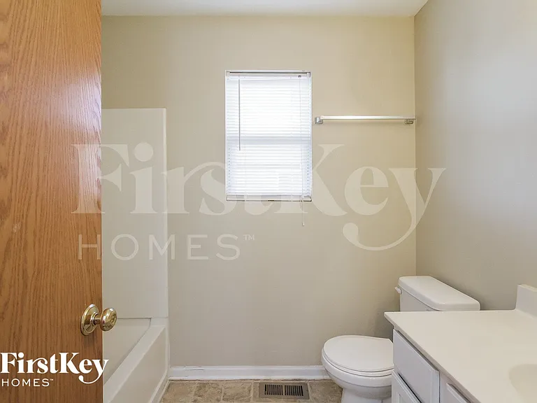 478 Foxborough Trl — Photo 13