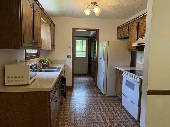 3rd image of 3021 Blackwood Dr