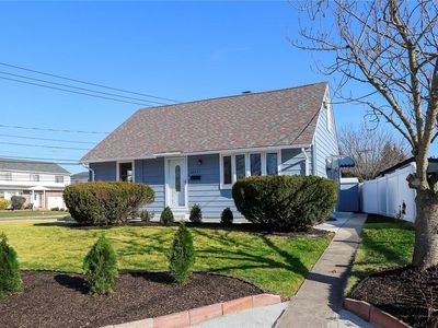 1035 West Drive, Merrick, NY, 11566