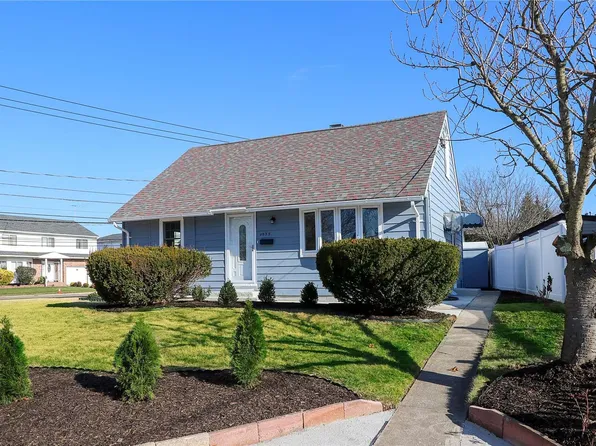 1035 West Drive, Merrick, NY 11566