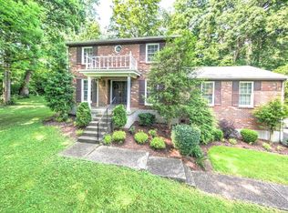 5216 Saint Gabriel Ln, Louisville, KY 40291