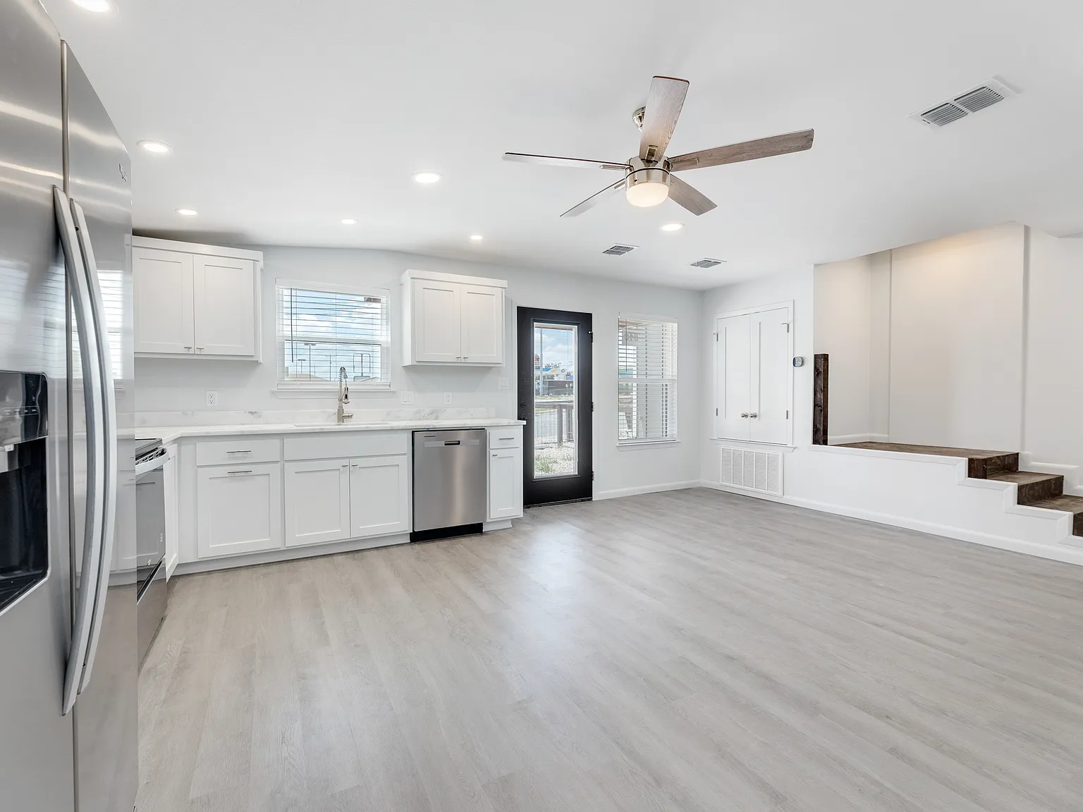 2 bed, 800 sqft, $1,650 — Photo 3